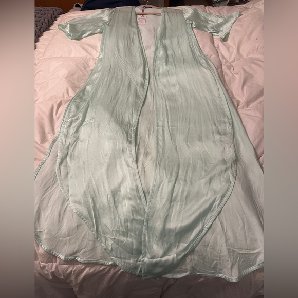 My Beachy Side Magnolia Satin Caftan - NWT - OS - Picture 5 of 13